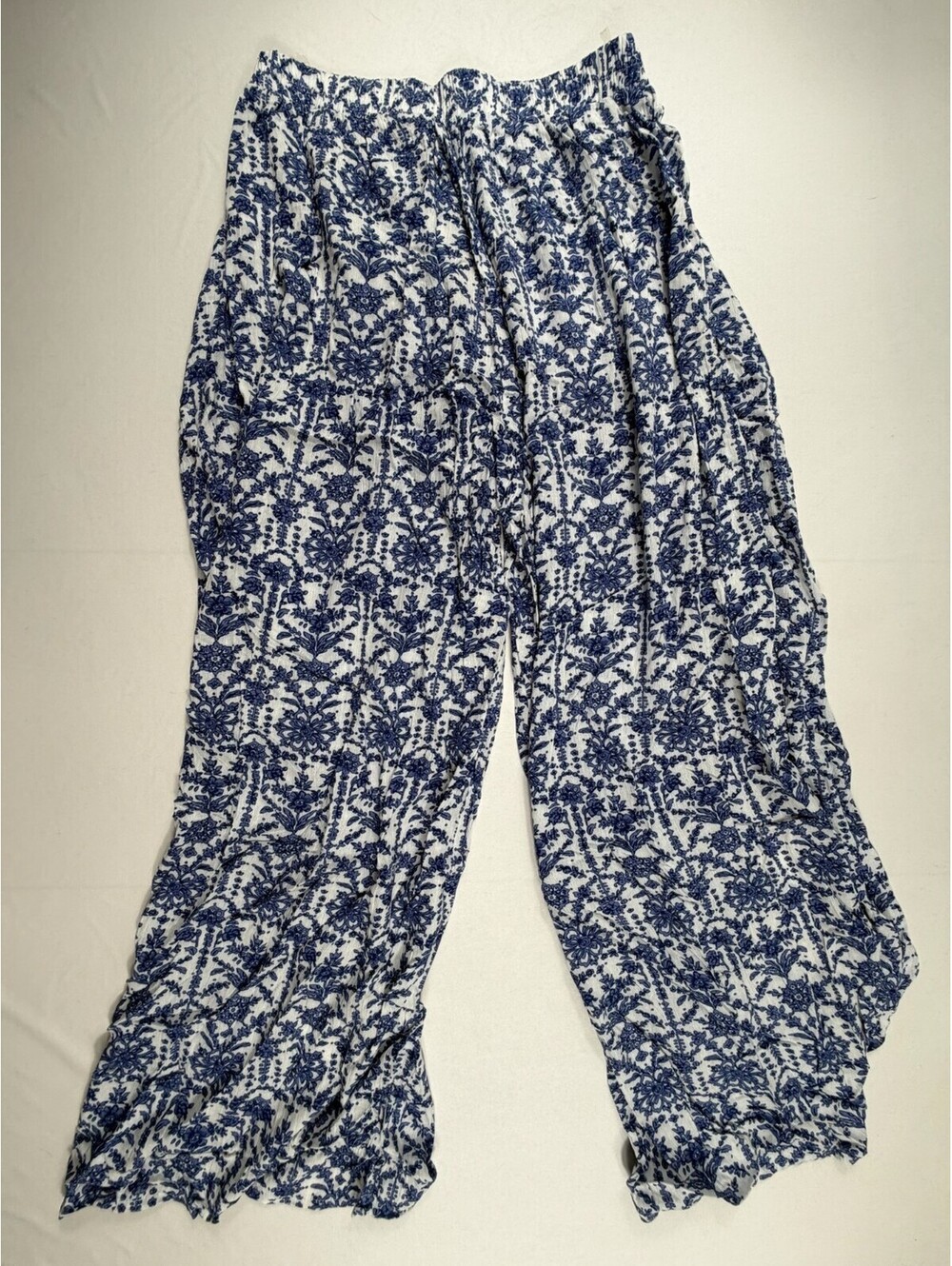 Kori Women's Blue and White Floral Print Wide Leg Pants Size S
